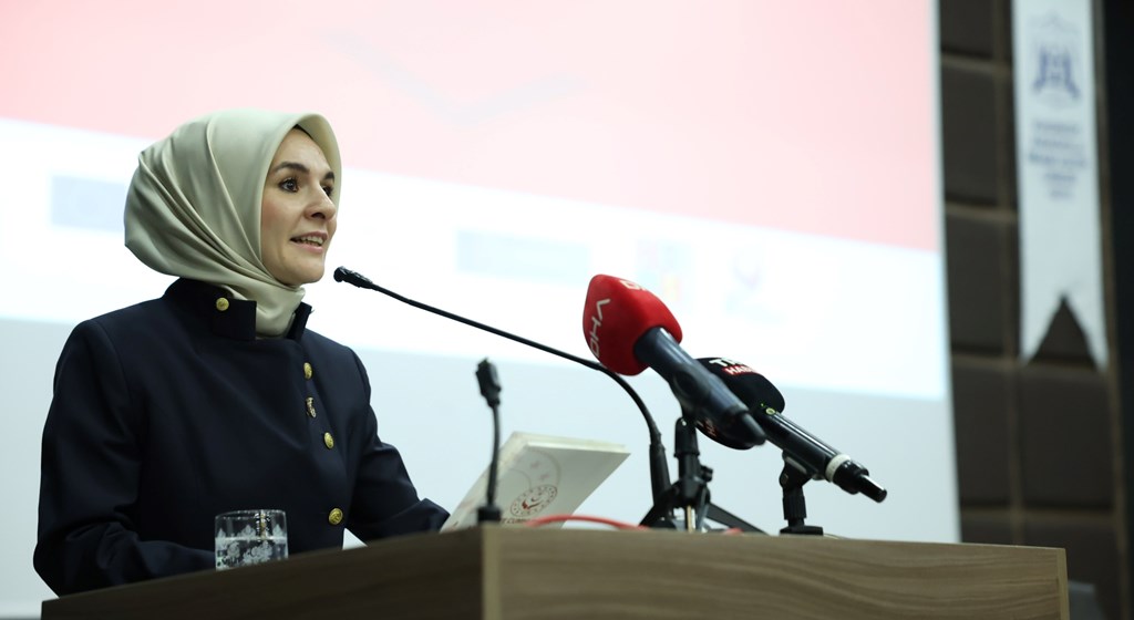 Ana Sayfa › Genel › Aile ve Sosyal Hizmetler Bakanı