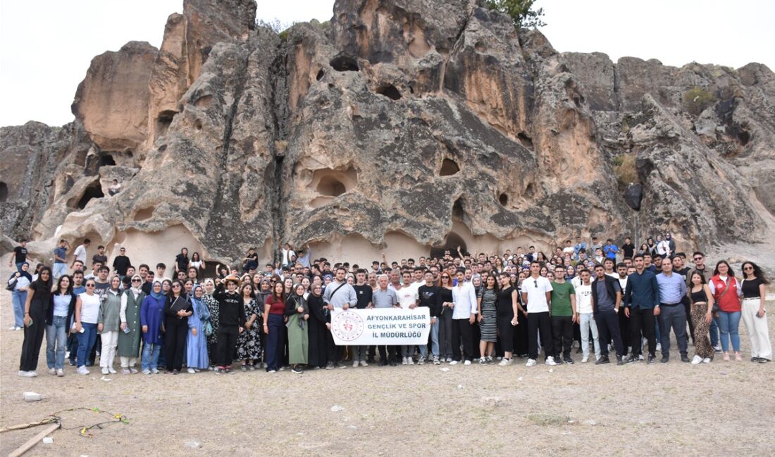Gençlik ve Spor Bakanlığı’na bağlı Afyonkarahisar yurtlarında kalan üniversite öğrencileri,