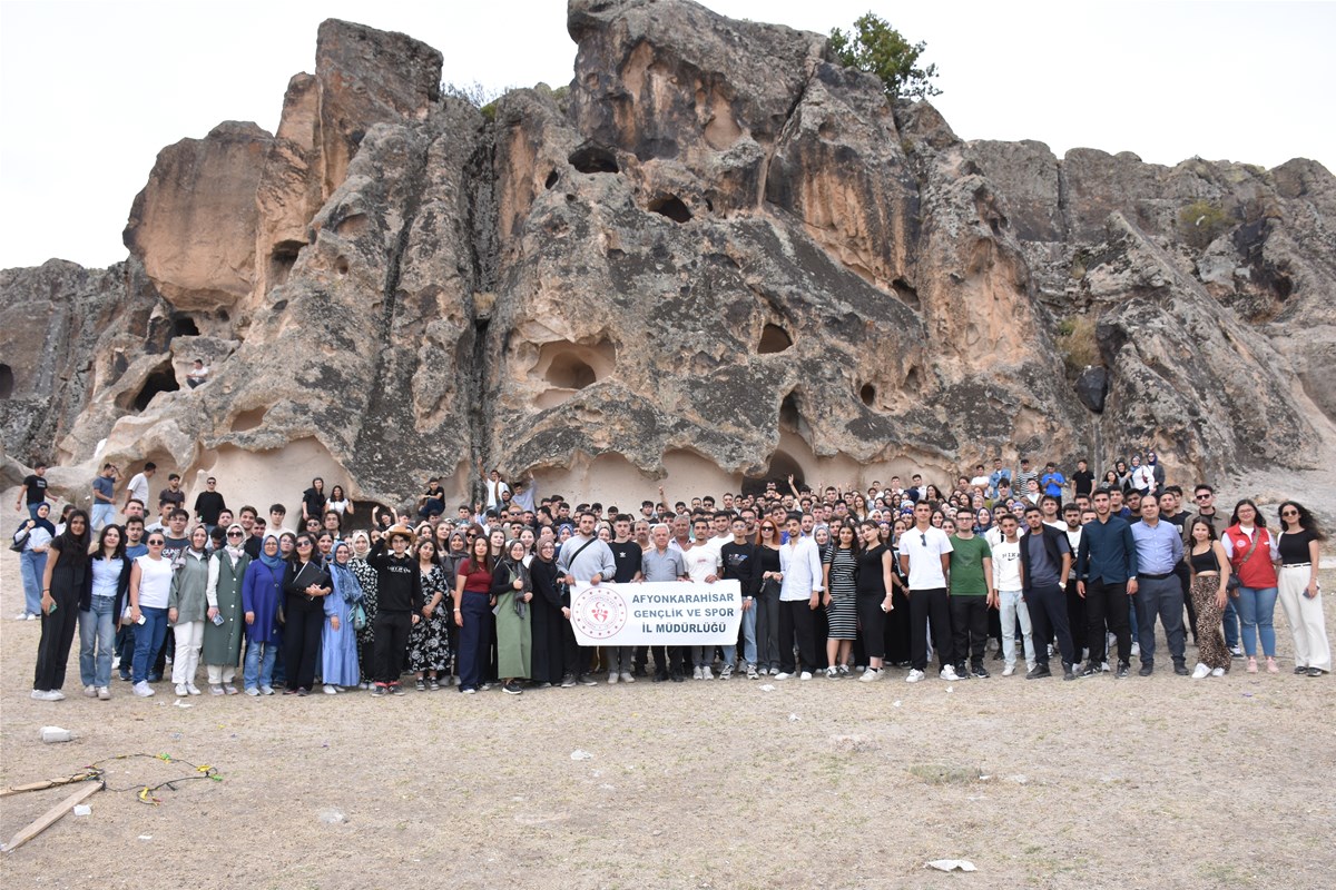 KYK öğrencileri Frig Vadisi’ni gezdi – Son Dakika Haberleri