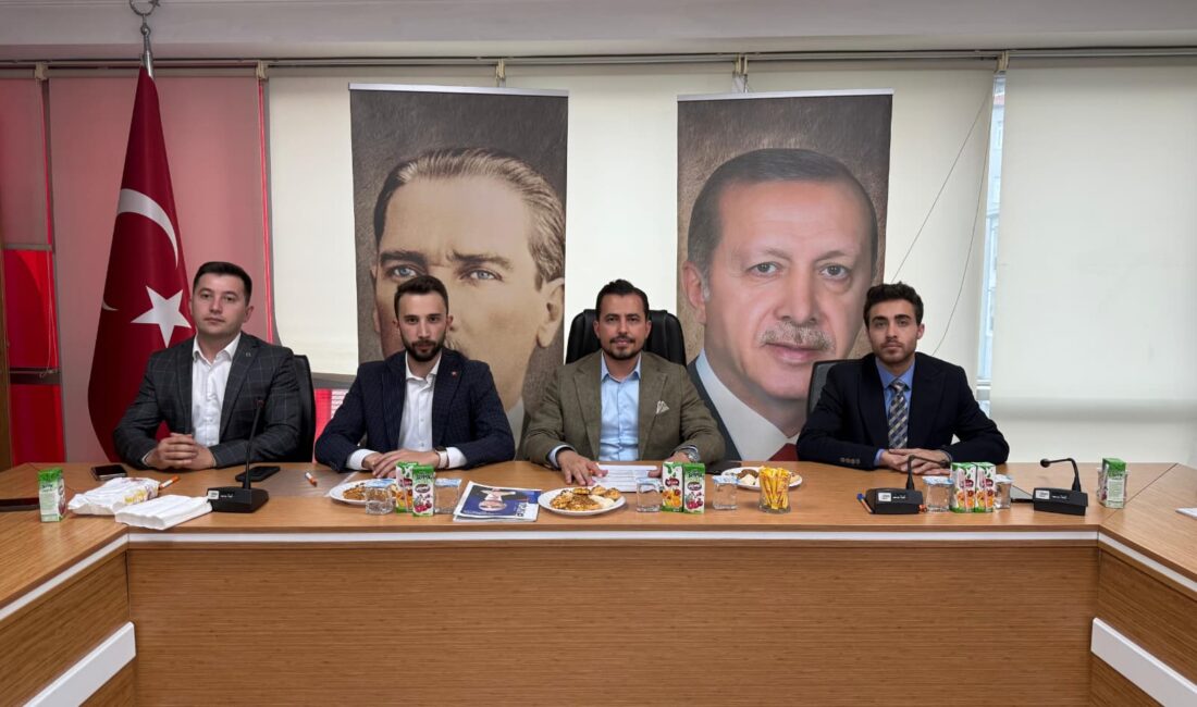 Ana Sayfa › Afyon › Gençlik kolları MKYK Üyesi Şişman’ı