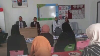 Afyonkarahisar Emirdağ Müftülüğü, ilçedeki Kur’an kurslarında eğitim gören öğrencilerin velileriyle