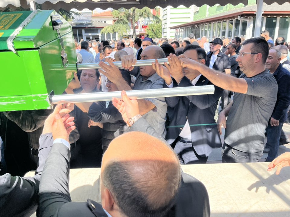 2 kişi görseli olabilir