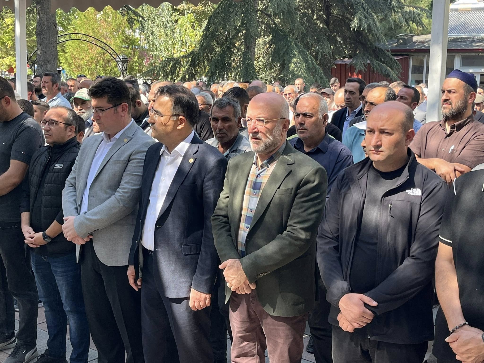 6 kişi görseli olabilir