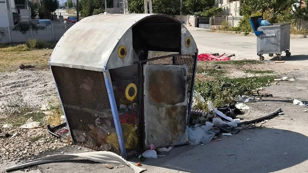 Afyonkarahisar’ın Fatih Mahallesi Posta Yolu Caddesi’nde, Ümit Market yanındaki alanın