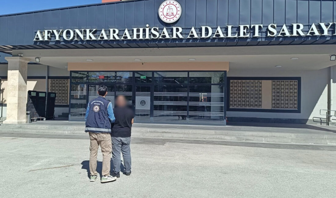 Afyonkarahisar Emniyet Müdürlüğü ekipleri, düzensiz göçle mücadele kapsamında yaptıkları denetimde