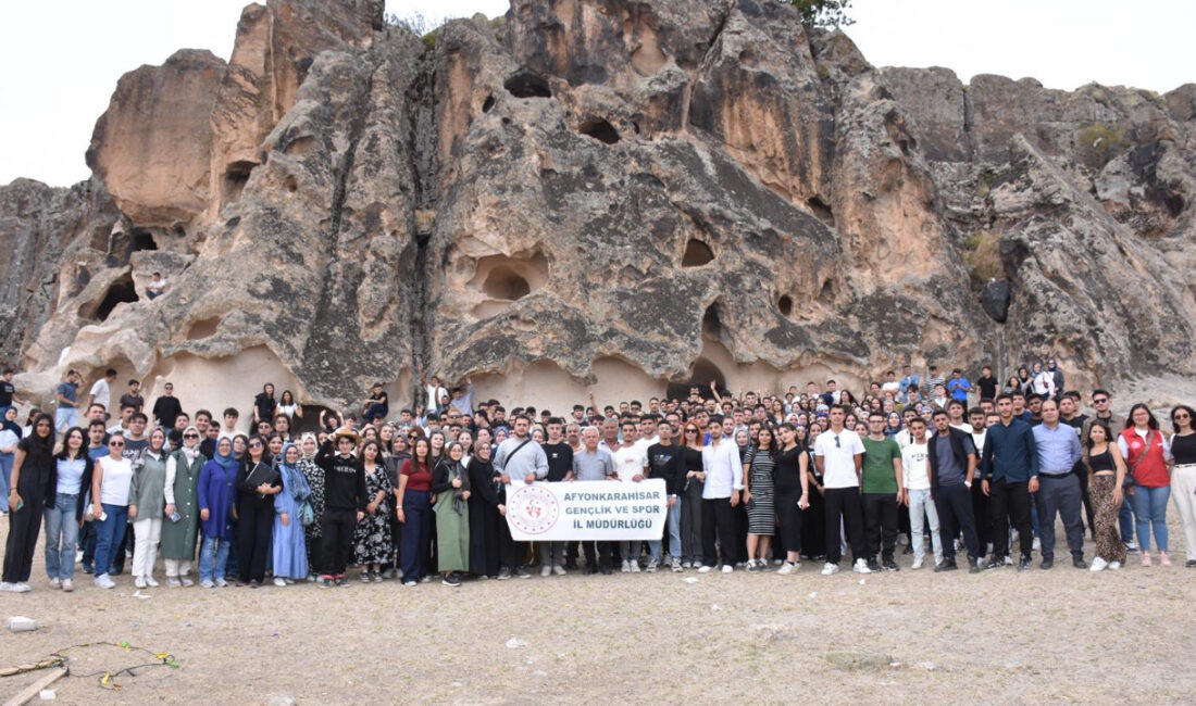 Gençlik ve Spor Bakanlığı’na bağlı Afyonkarahisar yurtlarında kalan üniversite öğrencileri,