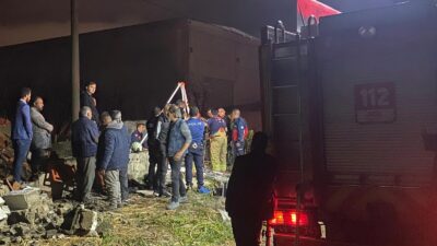 Manisa’nın Turgutlu ilçesinde hurda toplarken yaklaşık 25 metre derinliğindeki kuyuya