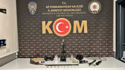 Kütahya İl Emniyet Müdürlüğü ekipleri, şüphe üzerine durdurdukları bir araçta