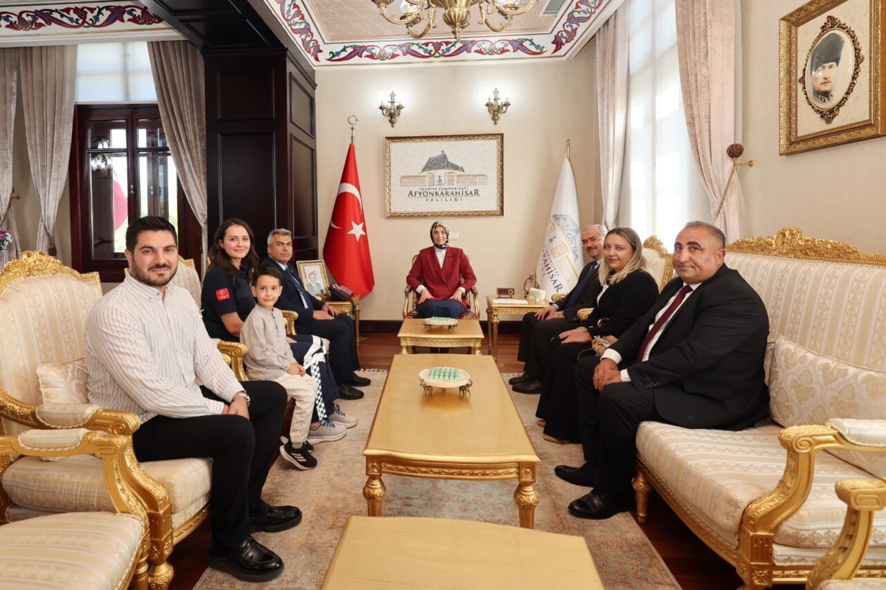 AFYONKARAHİSAR (AA) – Afyonkarahisar Valisi Kübra Güran Yiğitbaşı, özverili çalışmalarından