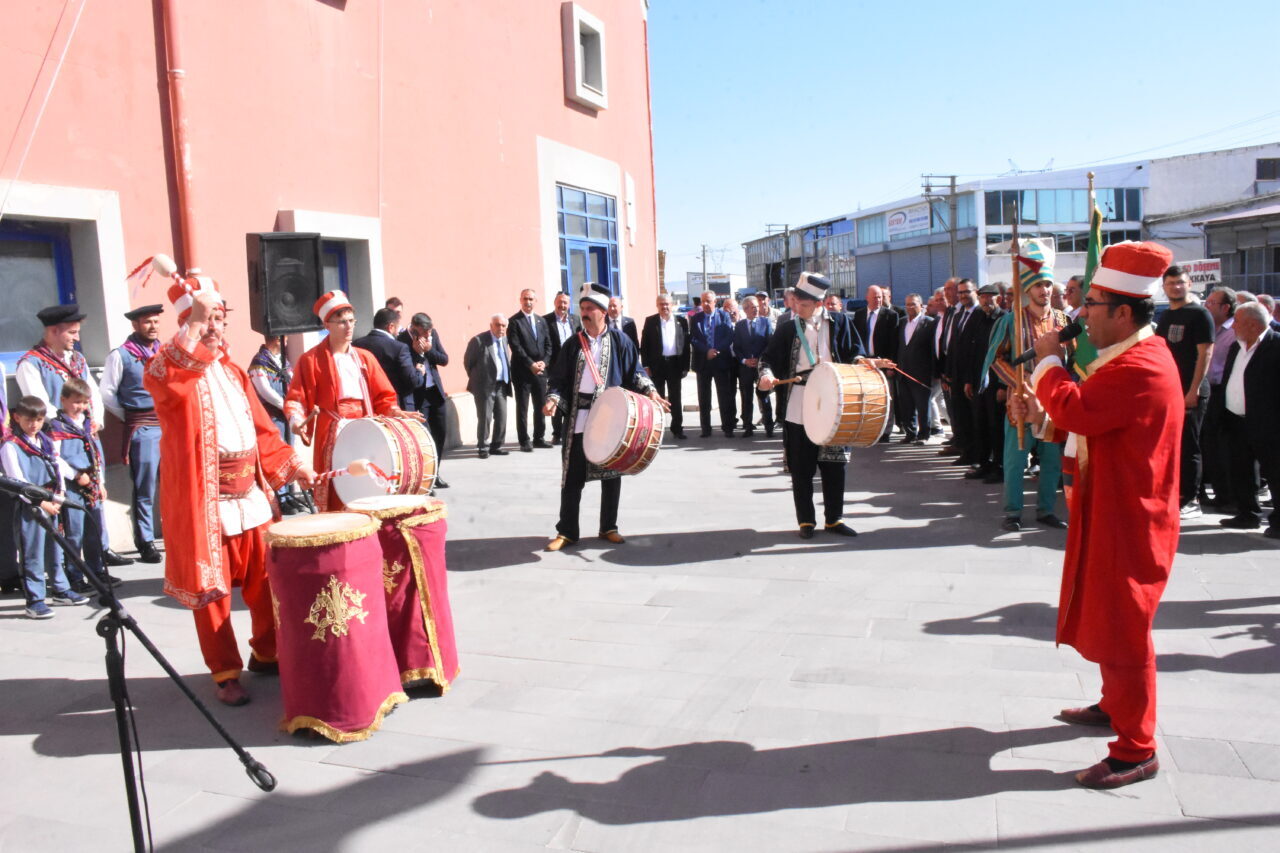 AFYONKARAHİSAR (AA) – Afyonkarahisar'da düzenlenen Ahilik Haftası kutlamalarında 45 yıldır