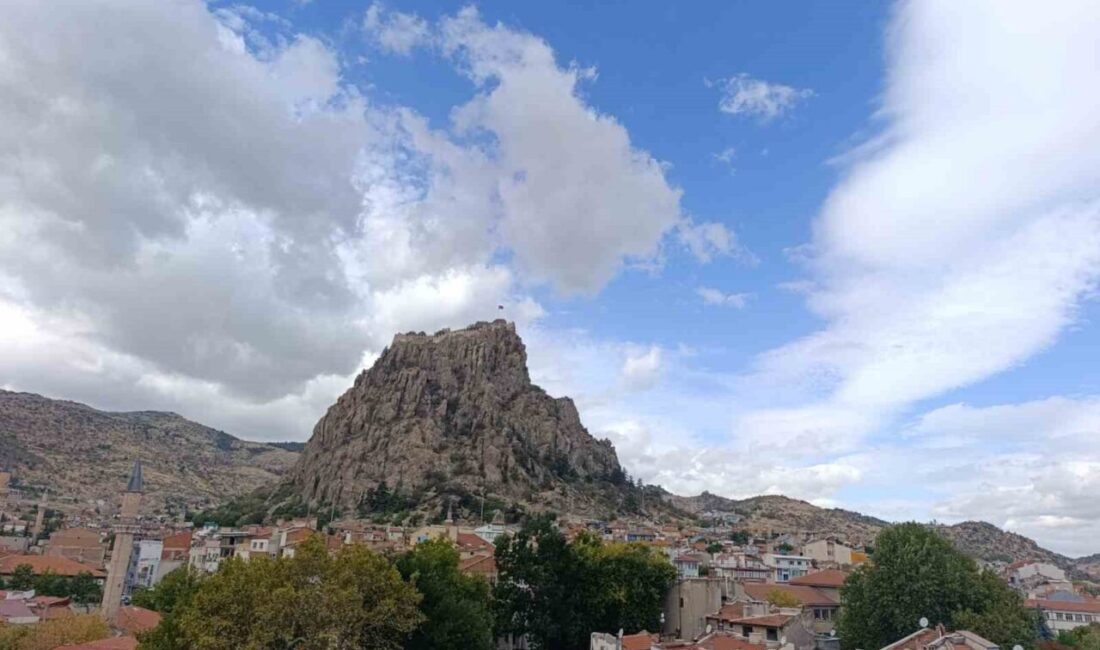 Afyonkarahisar yeni haftaya serin ve kapalı bir havayla başlarken, sıcaklıklarda