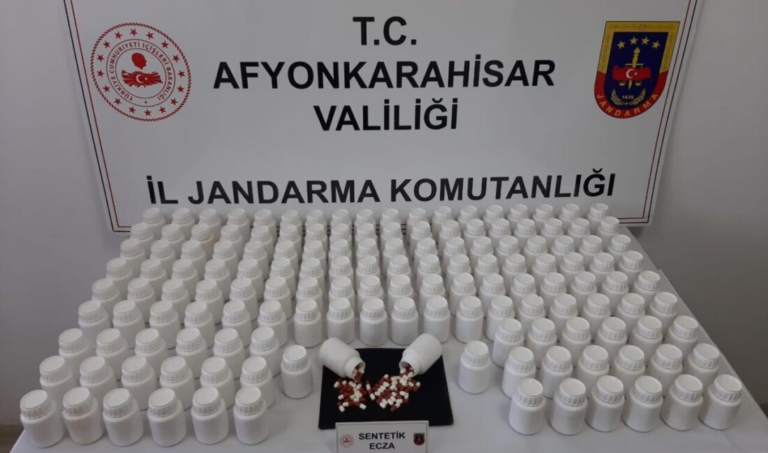 AFYONKARAHİSAR (AA) – Afyonkarahisar'da uyuşturucu operasyonunda gözaltına alınan 2 zanlı