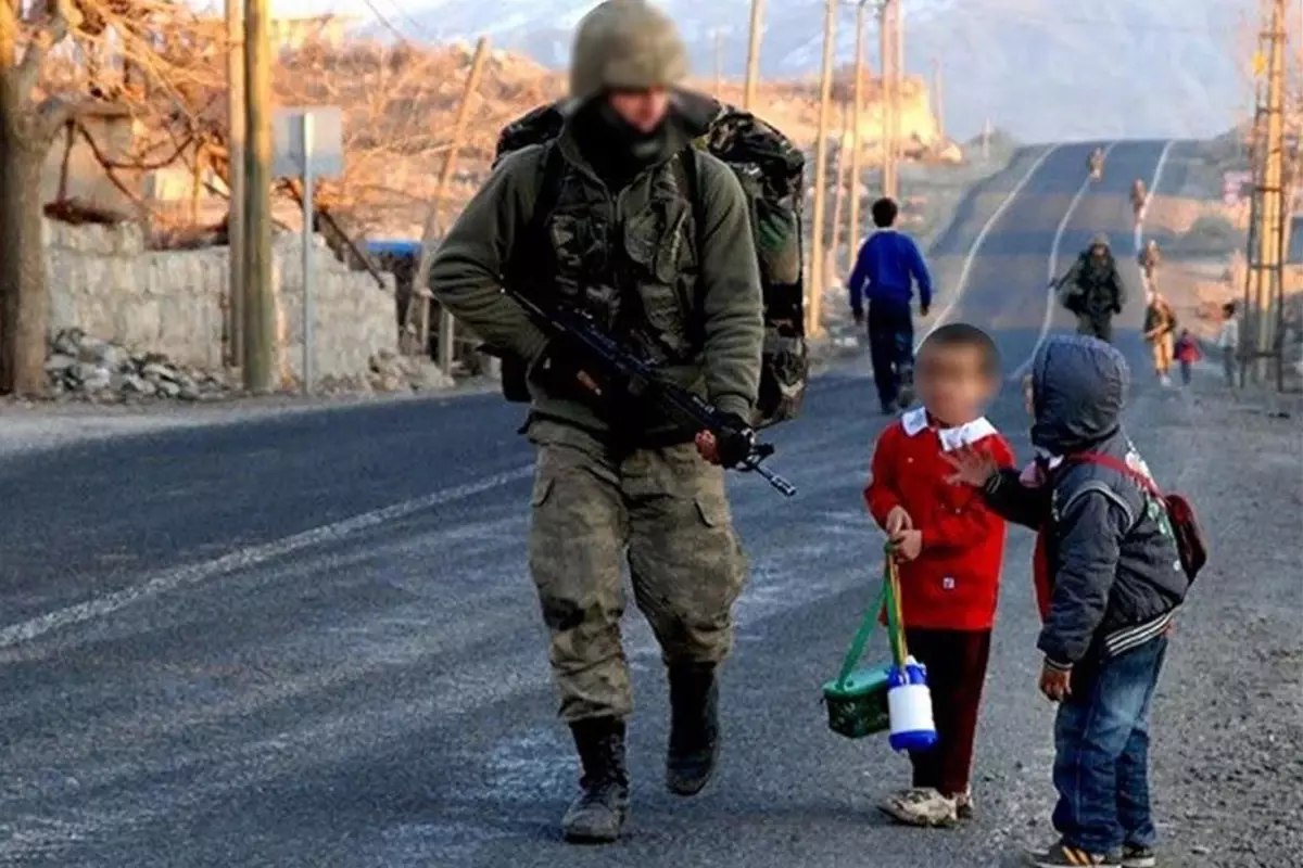 MSB, Hatay'daki hudut karakolunda askerlerin çocuklara su verdikleri için soruşturma