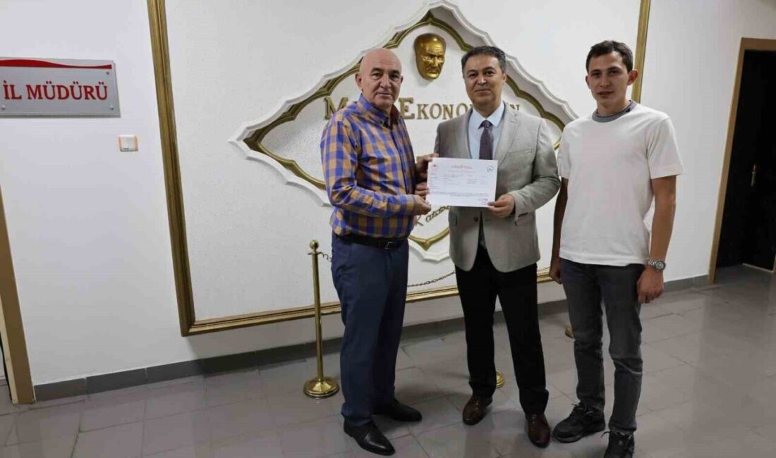 Afyonkarahisar’da hayvancılık sektörüne yönelik hastalıktan ari sertifika dağıtımına başlandı. Gerçekleştirilen