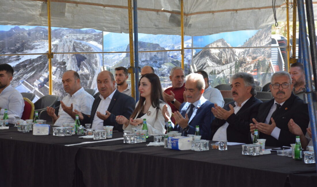 AFYONKARAHİSAR (AA) – Afyonkarahisar'ın İscehisar ilçesinde Anadolu'nun manevi mimarlarından Hekim