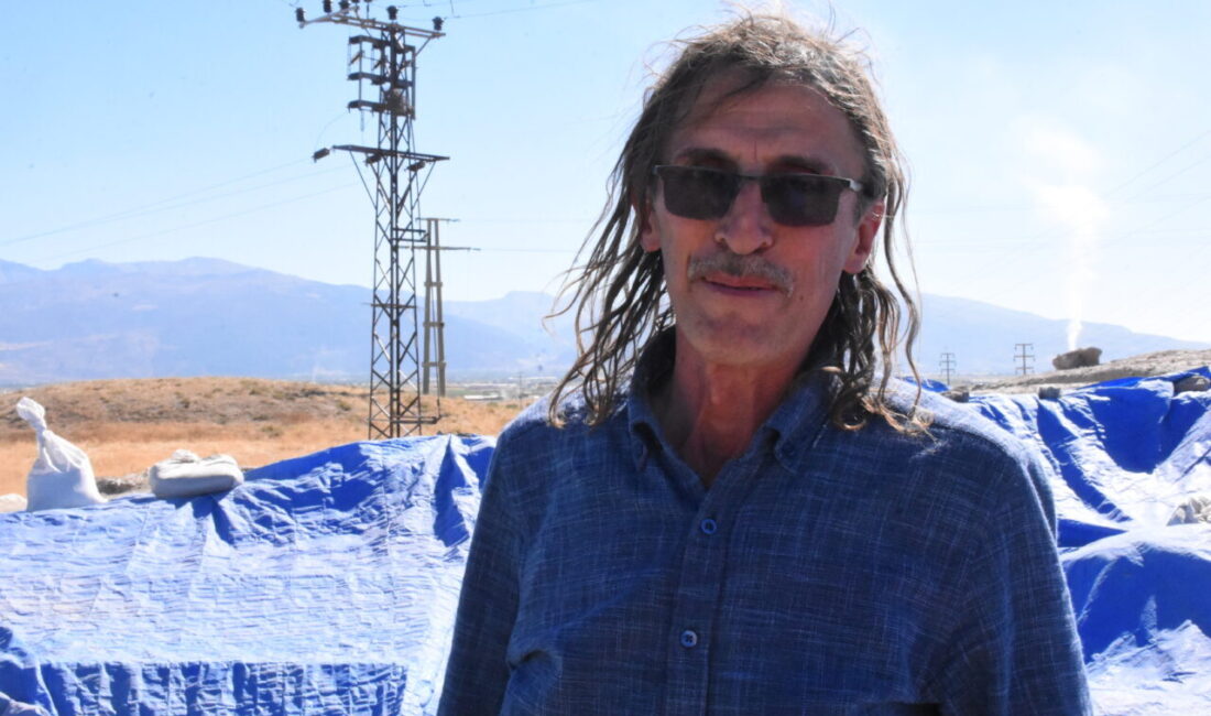 - Afyonkarahisar'daki kazının başkanı Prof. Dr. Özdemir Koçak:
-"Bu yıl 1,5-2