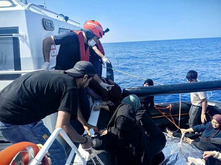 - Göçmen kaçakçılığı yaptığı iddiasıyla 1 şüpheli gözaltına alındı