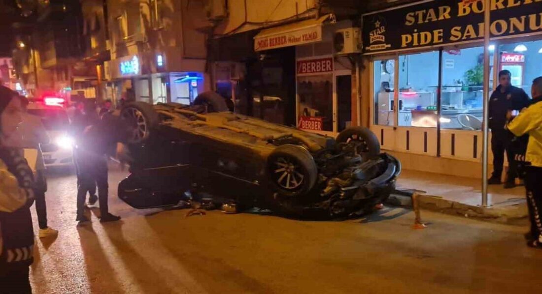 Ana Sayfa › Afyon › Afyonkarahisar’da otomobil sokak ortasında ters