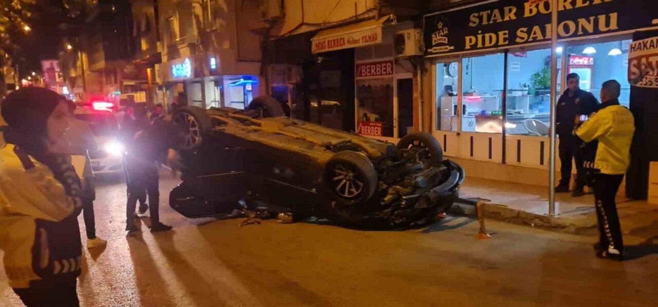 Afyonkarahisar’da otomobil sokak ortasında ters döndü! – Son Dakika Haberleri