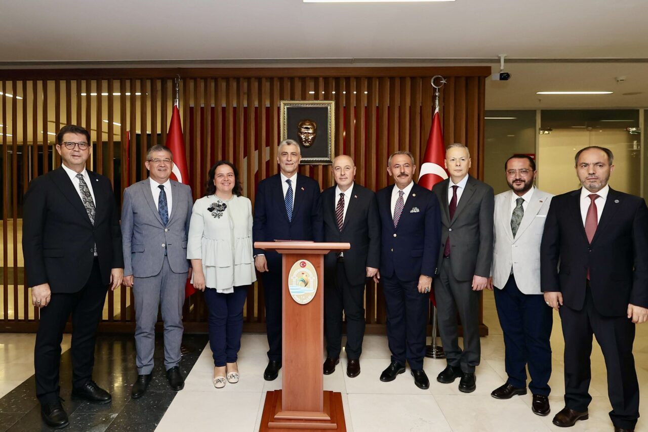 DENİZLİ (AA) – Ticaret Bakanı Ömer Bolat, çeşitli programlara katılmak