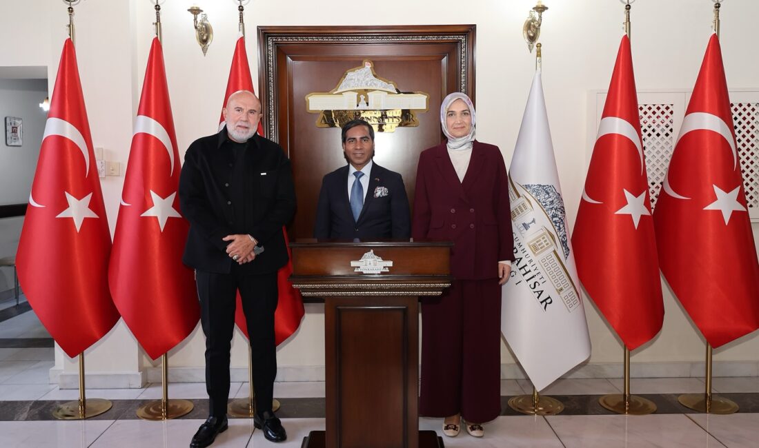 Bangladeş Halk Cumhuriyeti Ankara Büyükelçisi M. Amanul Haq, vali ve