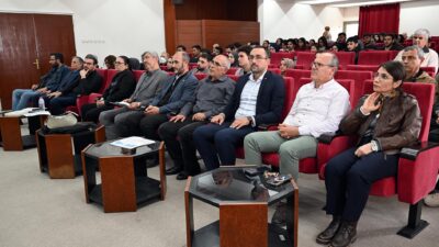 İlahiyat Fakültesi Dekanı Prof. Dr. Mustafa Güler başkanlığında gerçekleştirilen panele;