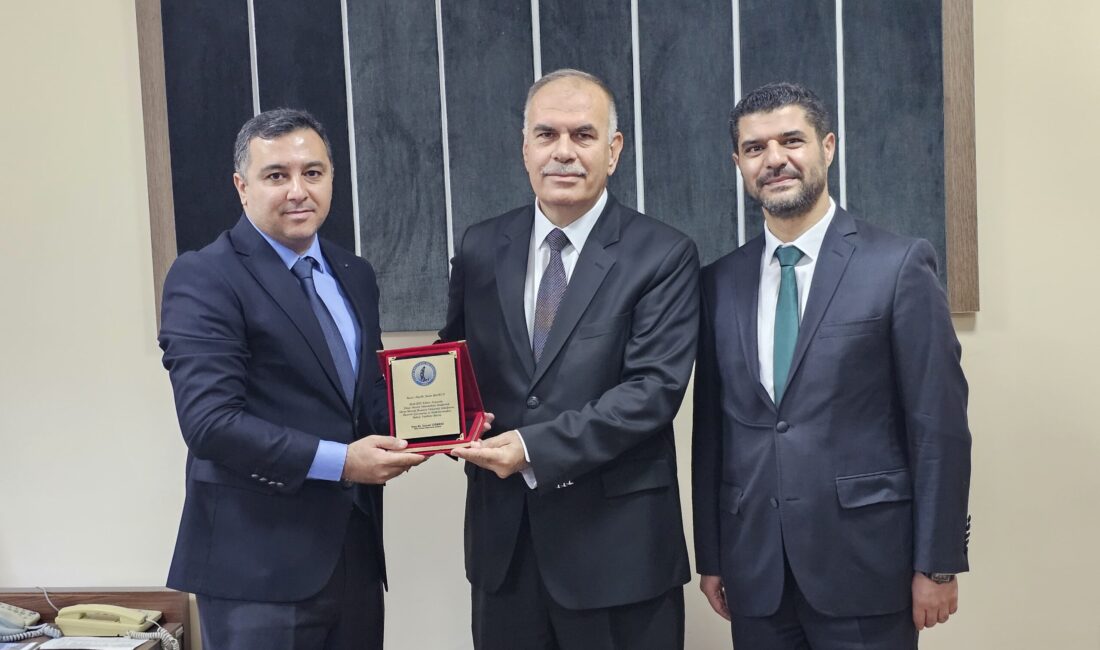 Törende; Rektör Yardımcısı Prof. Dr. Şuayıp Özdemir, Mali İşler ve Kaliteden Sorumlu Rektör