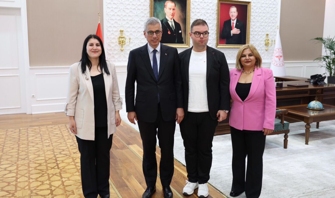 Ziyarette, konfederasyon tarafından hazırlanan “Otizmli Bireylerin Ruh Sağlığı Hizmetlerine Erişimi