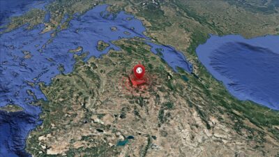 Depremin 12,1 kilometre derinlikte meydana geldiği belirlendi. Kütahya Valisi Musa