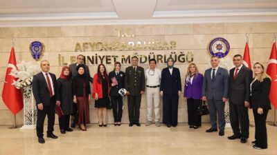 İl Emniyet Müdürlüğü’nde gerçekleştirilen törene İkmal ve Garnizon Komutanı Tuğgeneral