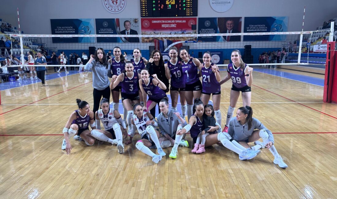 Maça etkili başlayan Afyon ekibi, ilk seti 27-25, ikinci seti