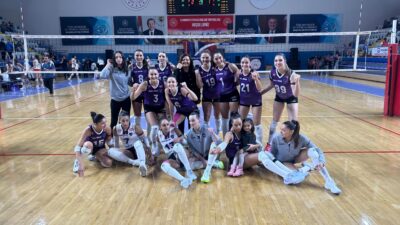 Maça etkili başlayan Afyon ekibi, ilk seti 27-25, ikinci seti