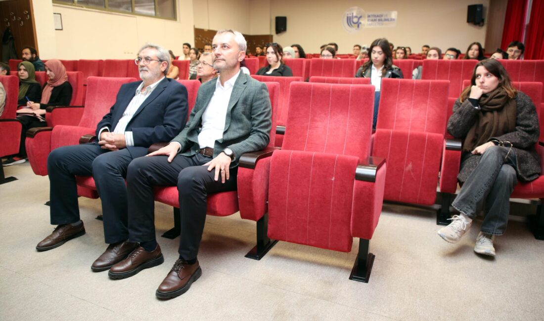 Sabri Bektöre Konferans Salonunda çevrim içi olarak düzenlenen etkinliğe, İİBF