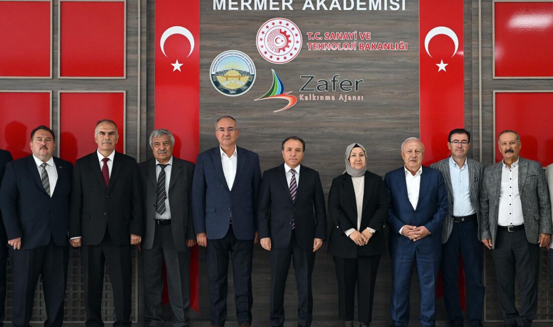 Açılışa AKÜ Rektörü Prof. Dr. Mehmet Karakaş, Rektör Yardımcısı Prof.