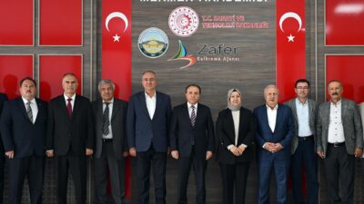 Açılışa AKÜ Rektörü Prof. Dr. Mehmet Karakaş, Rektör Yardımcısı Prof.