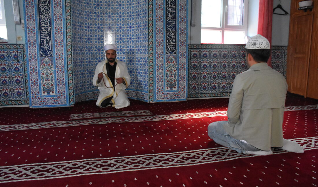 Babaları Ahmet Temel’in yönlendirmesiyle 29 yaşındaki Ömer 15 yıl, 25