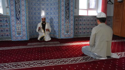 Babaları Ahmet Temel’in yönlendirmesiyle 29 yaşındaki Ömer 15 yıl, 25