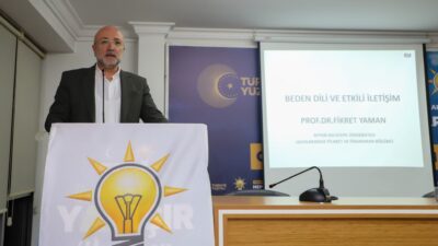 İl Başkanlığı binasındaki konferans salonunda gerçekleşen eğitime; İl Başkan Yardımcıları,