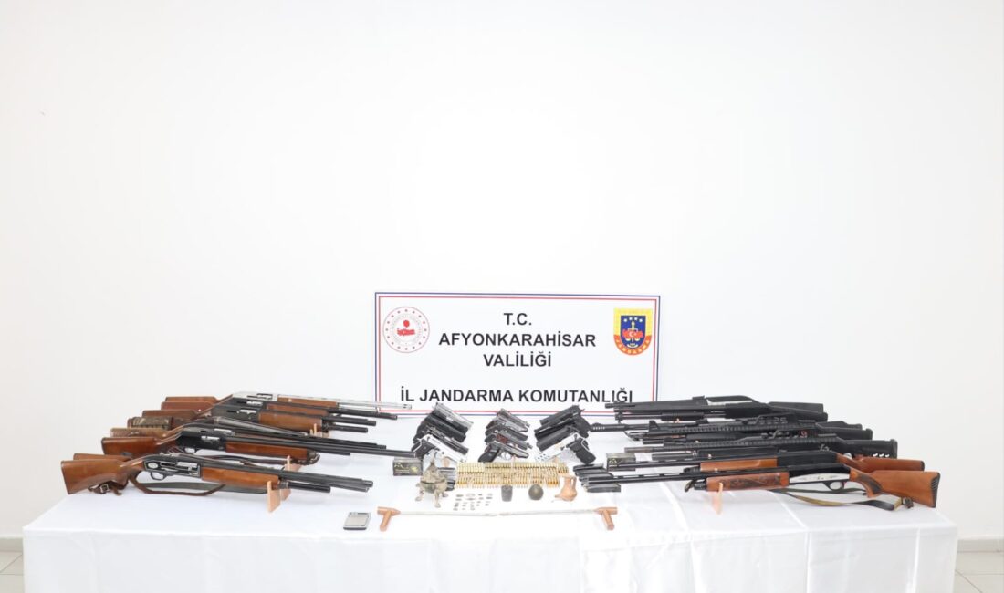 Afyonkarahisar İl Jandarma Komutanlığı, suç ve suçlularla mücadeleye yasal çerçevede