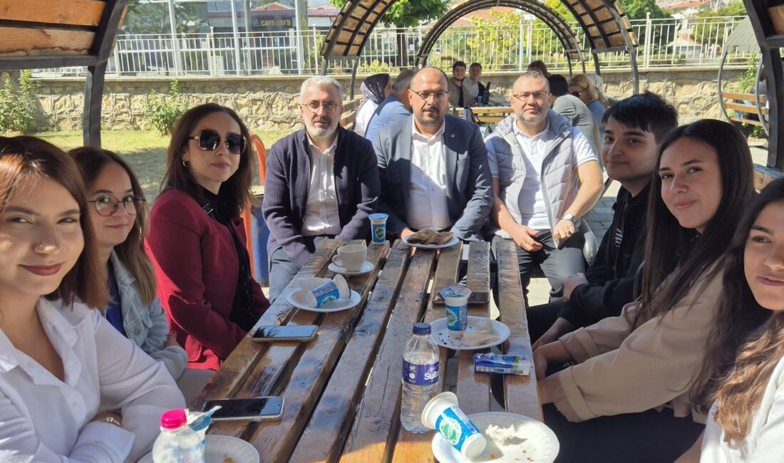 Yaklaşık 140 öğrencinin yanı sıra akademik ve idari personelin de