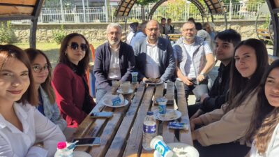 Yaklaşık 140 öğrencinin yanı sıra akademik ve idari personelin de