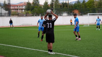 Maça etkili başlayan kırmızı-siyahlılar, 30. dakikada Berkay Aydoğan’ın golüyle öne