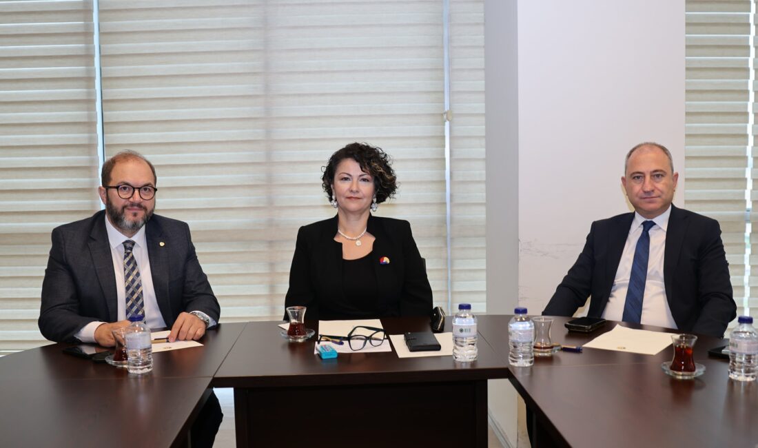 Toplantıya, KGK İcra Komitesi’nin doğal üyeleri olan Afyonkarahisar Ticaret ve