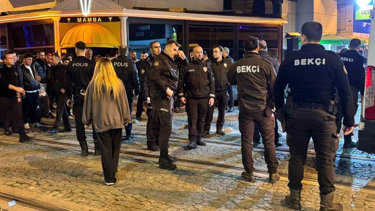 Eğlence mekanında silahlı kavga: 2 kişi yaralandı