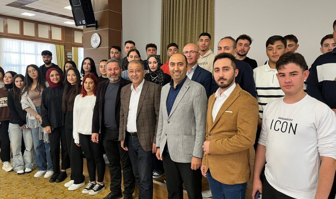 Afyon Kocatepe Üniversitesi Sosyal Tesisleri’nde düzenlenen kahvaltı programına, Afyonkarahisar Ticaret