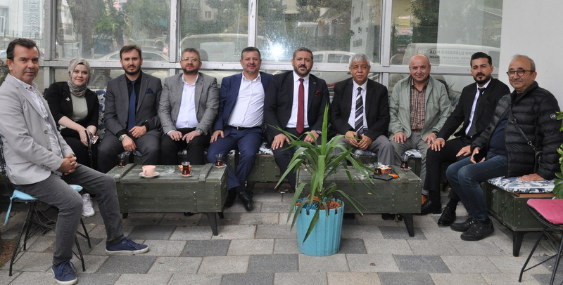 Ziyarete; Anahtar Parti İl Başkanı Üzeyir Aladağ’ın yanı sıra, Merkez