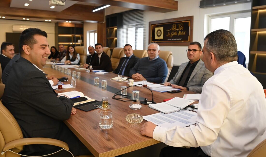 Başkan Koyuncu toplantıda, hizmet kalitesinin arttırılması, vatandaş taleplerine hızlı dönüş