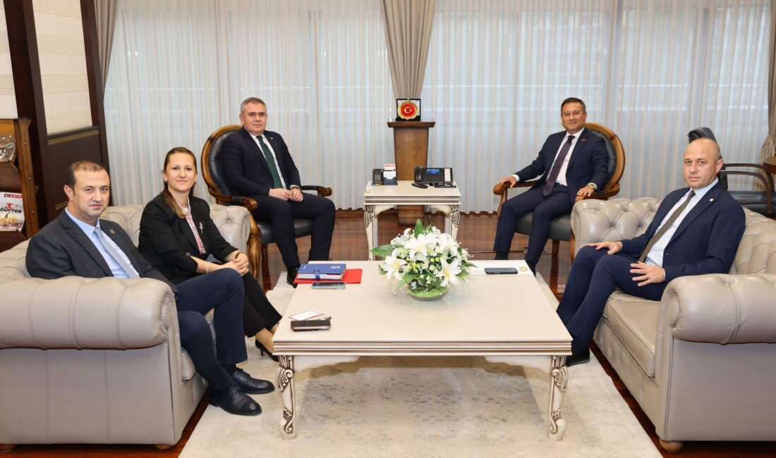 Ziyarette, TEB Başkanı Arman Üney ve Merkez Heyeti Üyesi  Alper