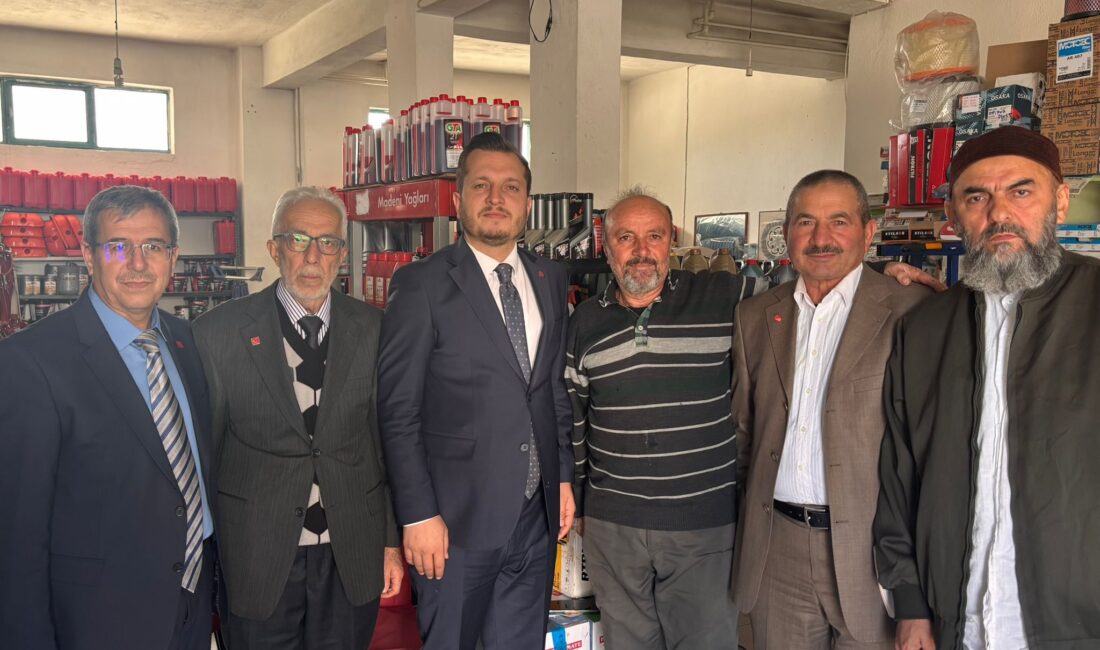 Ziyaretlerinde vatandaşlarla samimi bir ortamda bir araya gelerek sıkıntılarını dinleyen