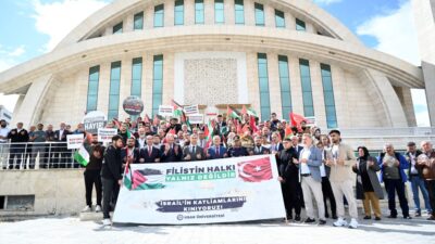 Uşak Üniversitesi’nde cuma namazı sonrası Gazze ve Filistin halkı için